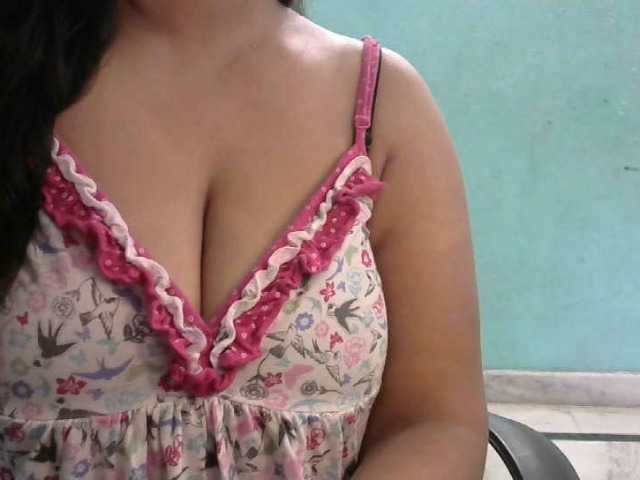 HOTRASHMIKA live cam on BongaCams