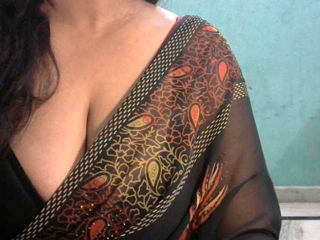 HOTRASHMIKA live cam on BongaCams