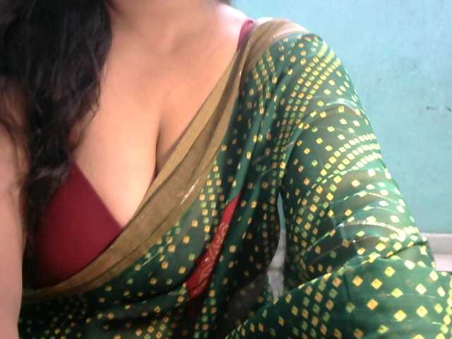 HOTRASHMIKA live cam on BongaCams