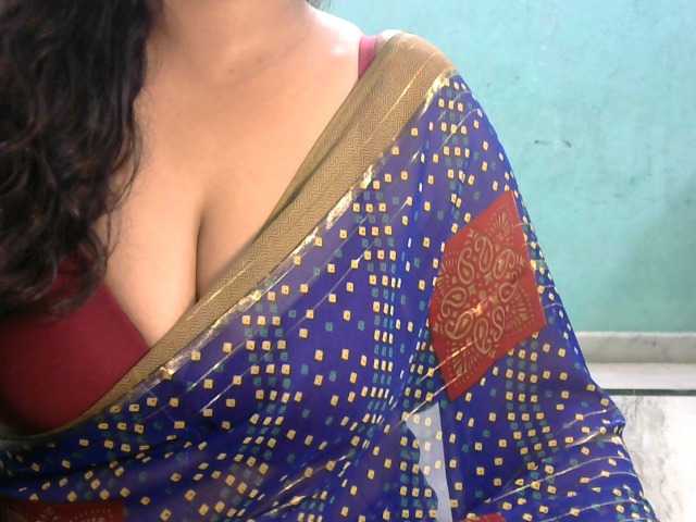 HOTRASHMIKA live cam on BongaCams
