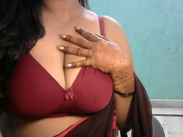 HOTRASHMIKA live cam on BongaCams