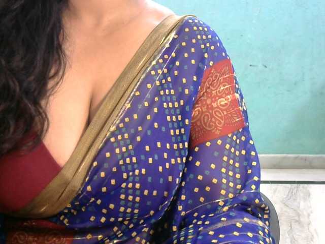 HOTRASHMIKA live cam on BongaCams
