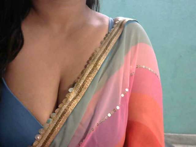 HOTRASHMIKA live cam on BongaCams