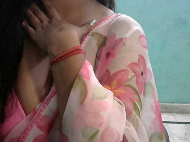 HOTRASHMIKA live cam on BongaCams