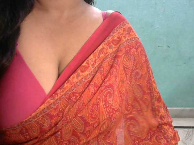 HOTRASHMIKA live cam on BongaCams