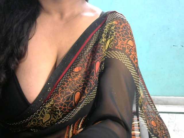 HOTRASHMIKA live cam on BongaCams