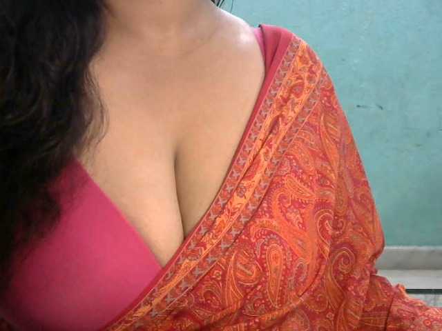HOTRASHMIKA, live now on BongaCams