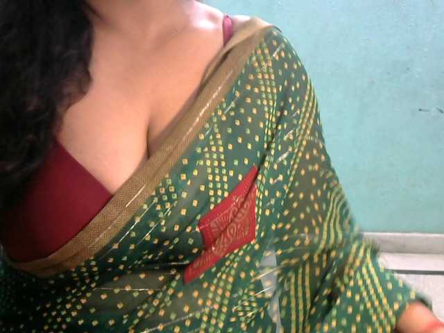 HOTRASHMIKA live cam on BongaCams