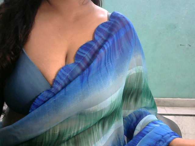 HOTRASHMIKA live cam on BongaCams