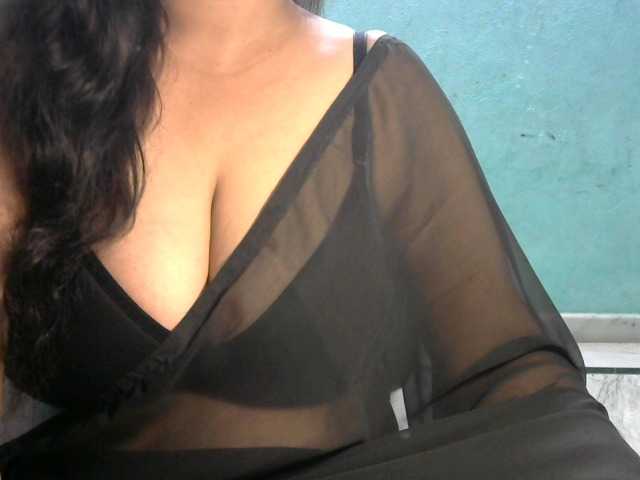 HOTRASHMIKA live cam preview