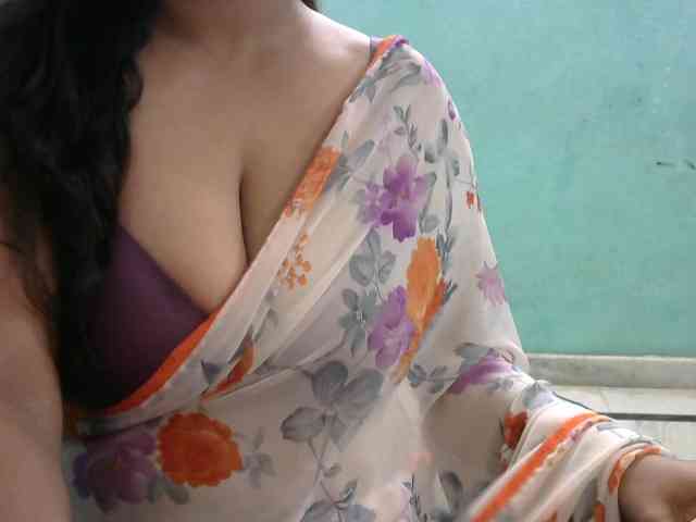 HOTRASHMIKA webcam