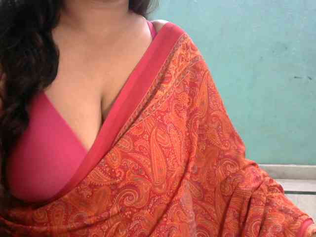 HOTRASHMIKA webcam