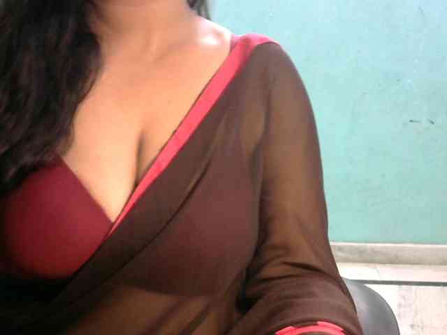 HOTRASHMIKA webcam