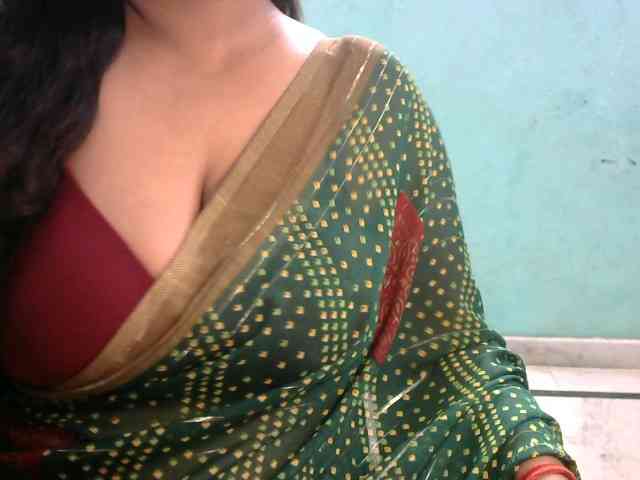 HOTRASHMIKA webcam