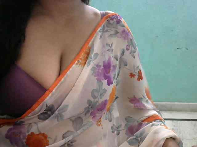 HOTRASHMIKA webcam