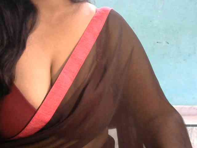 HOTRASHMIKA webcam
