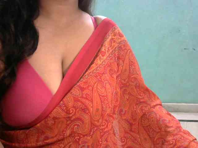 HOTRASHMIKA webcam
