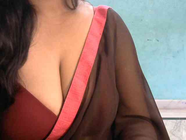 HOTRASHMIKA webcam