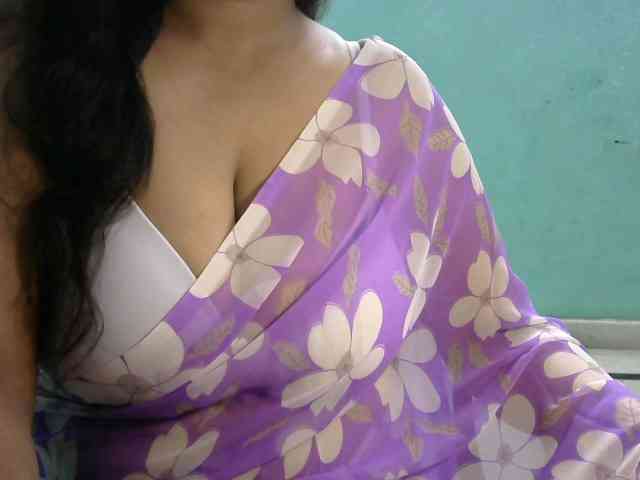 HOTRASHMIKA webcam