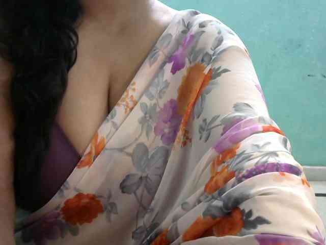 HOTRASHMIKA webcam