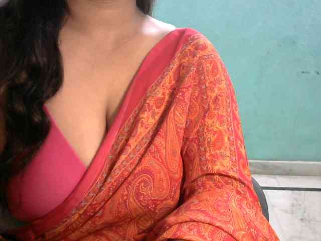 HOTRASHMIKA webcam