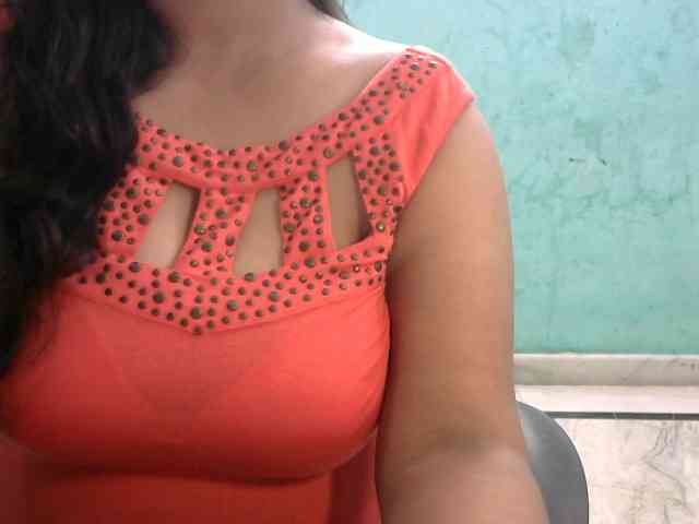 HOTRASHMIKA webcam