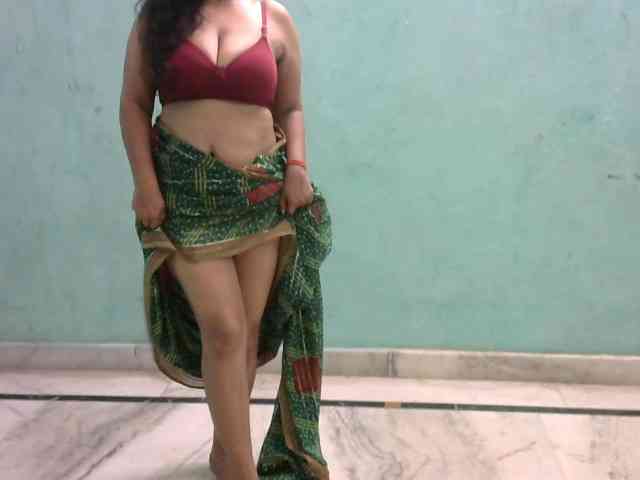 HOTRASHMIKA webcam