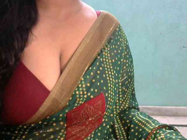 HOTRASHMIKA webcam