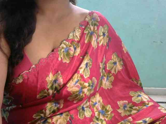 HOTRASHMIKA webcam