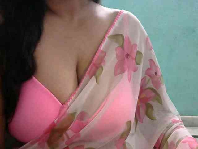HOTRASHMIKA webcam