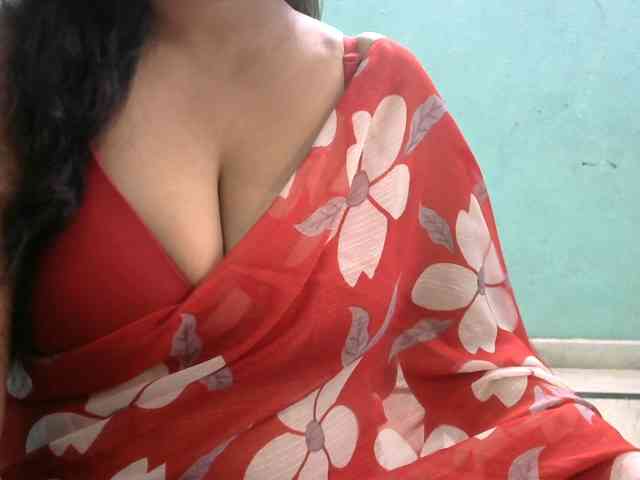 HOTRASHMIKA webcam