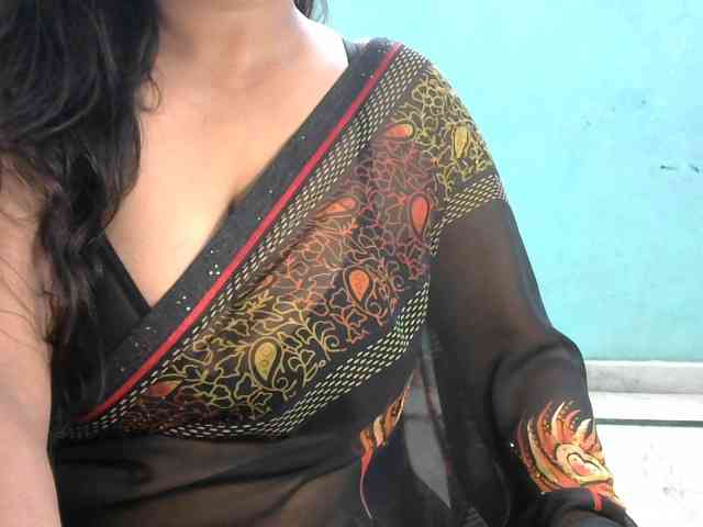 HOTRASHMIKA webcam