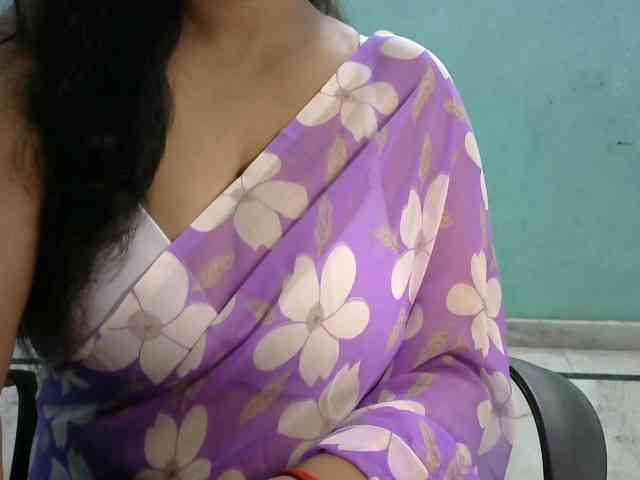 HOTRASHMIKA webcam