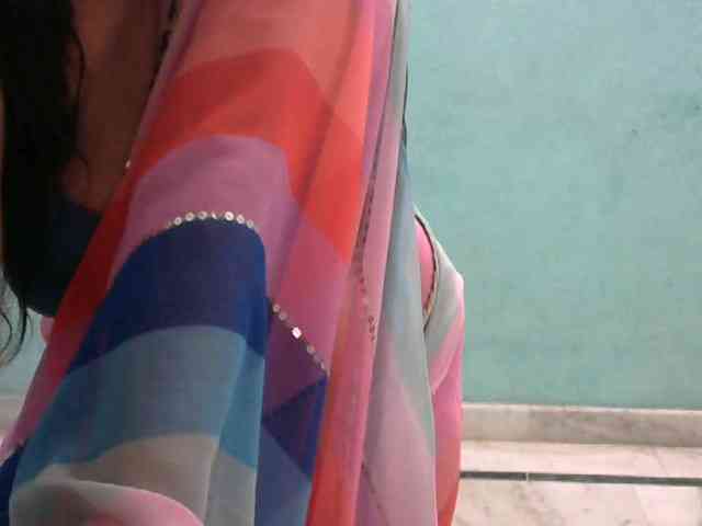 HOTRASHMIKA webcam