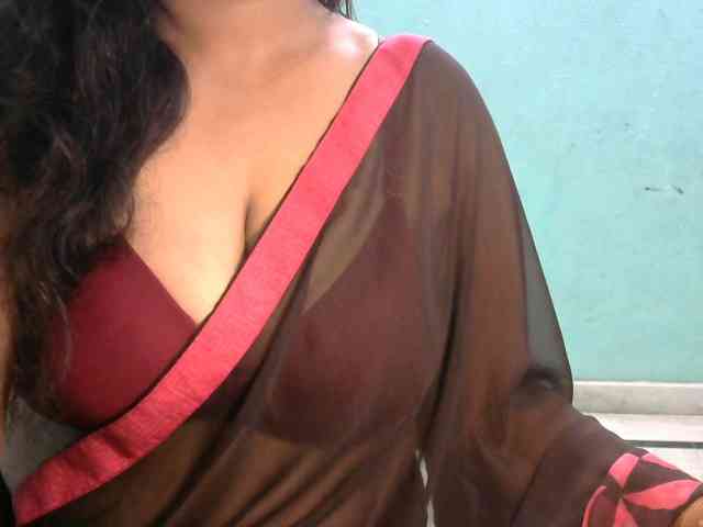 HOTRASHMIKA webcam