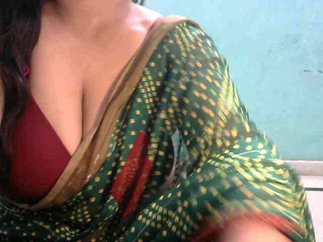 HOTRASHMIKA webcam