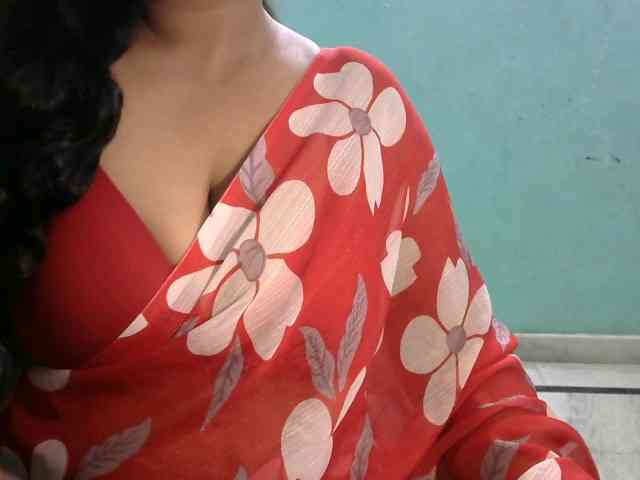 HOTRASHMIKA webcam