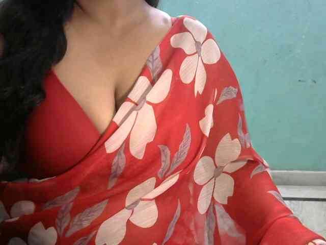 HOTRASHMIKA webcam