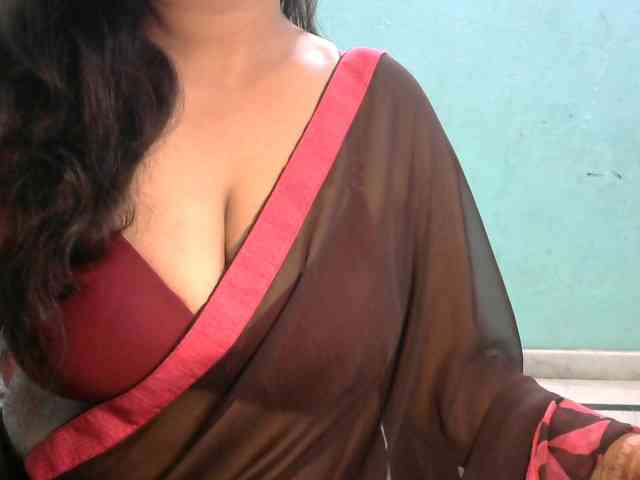HOTRASHMIKA webcam