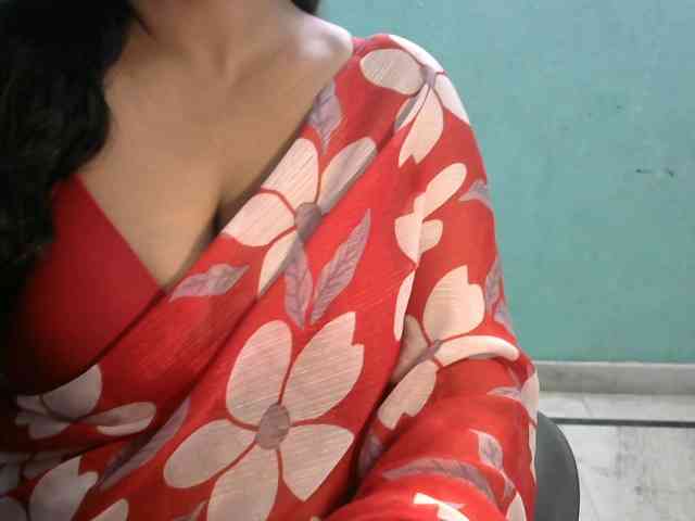 HOTRASHMIKA webcam