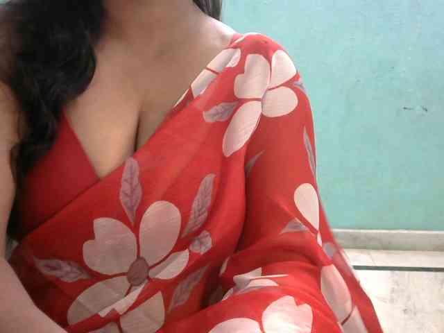 HOTRASHMIKA webcam