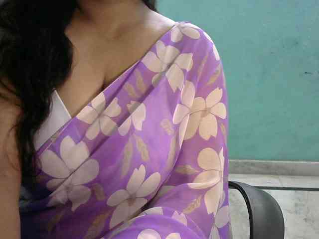 HOTRASHMIKA webcam