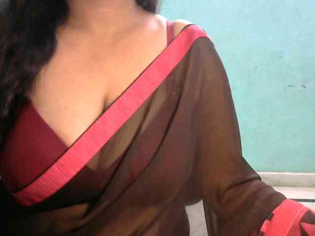 HOTRASHMIKA webcam