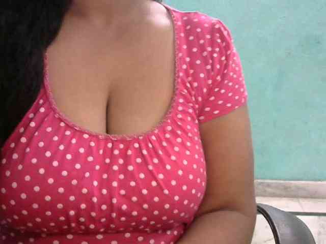 HOTRASHMIKA webcam
