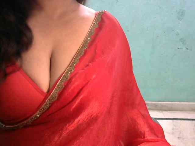 HOTRASHMIKA webcam