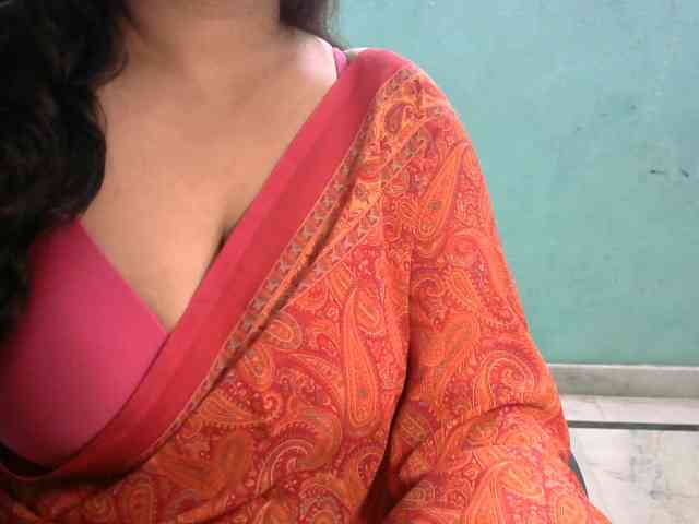 HOTRASHMIKA webcam