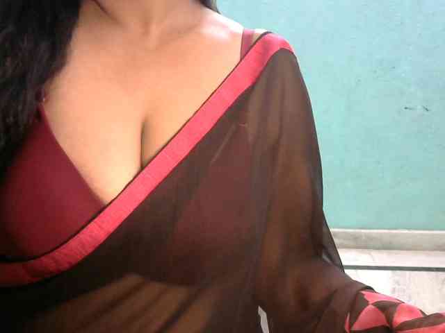 HOTRASHMIKA webcam