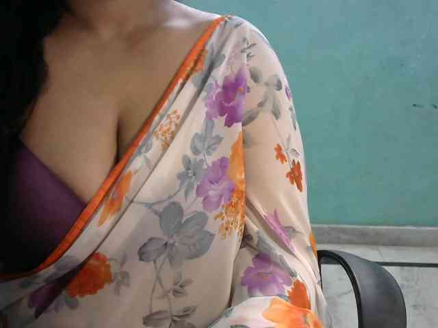 HOTRASHMIKA webcam