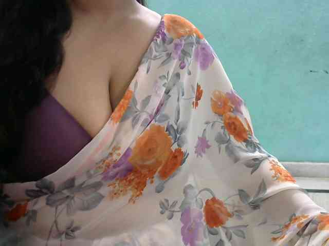 HOTRASHMIKA webcam