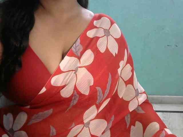 HOTRASHMIKA webcam